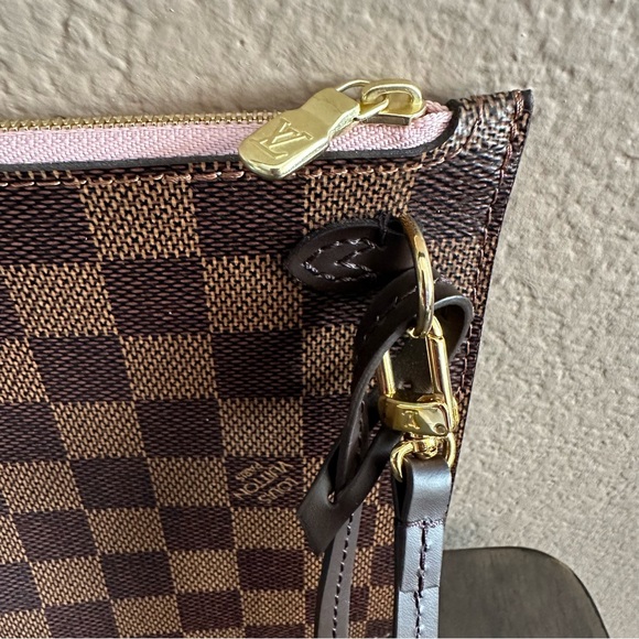 Louis Vuitton Neverfull Damier Ebene Rose Ballerine Zip Pouch - Picture 6 of 6